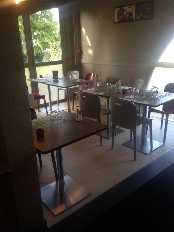 里弗利加尔干康铂酒店 利夫里-加尔冈 外观 照片
